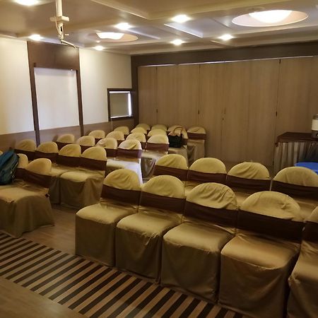 New Hotel Europa Inn 라즈콧 외부 사진