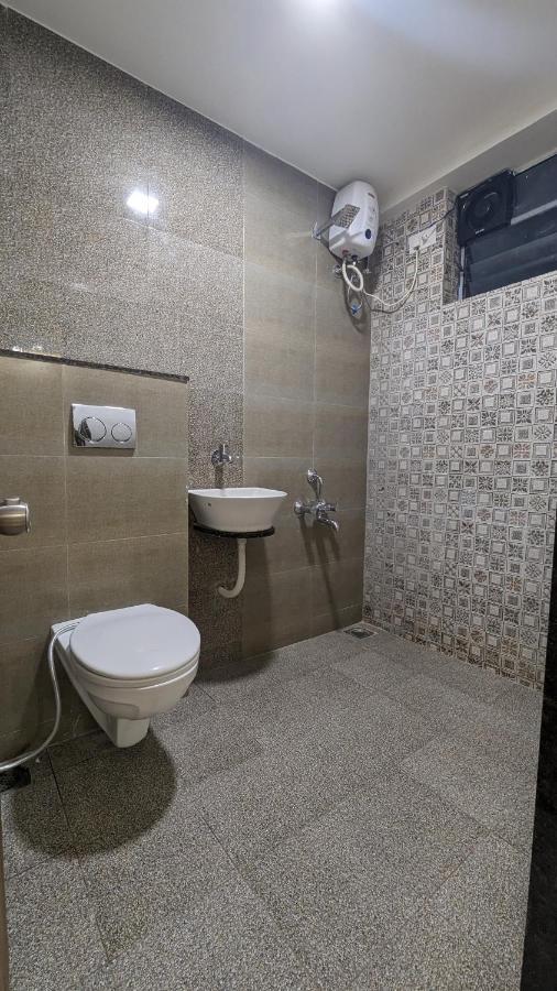 New Hotel Europa Inn 라즈콧 외부 사진