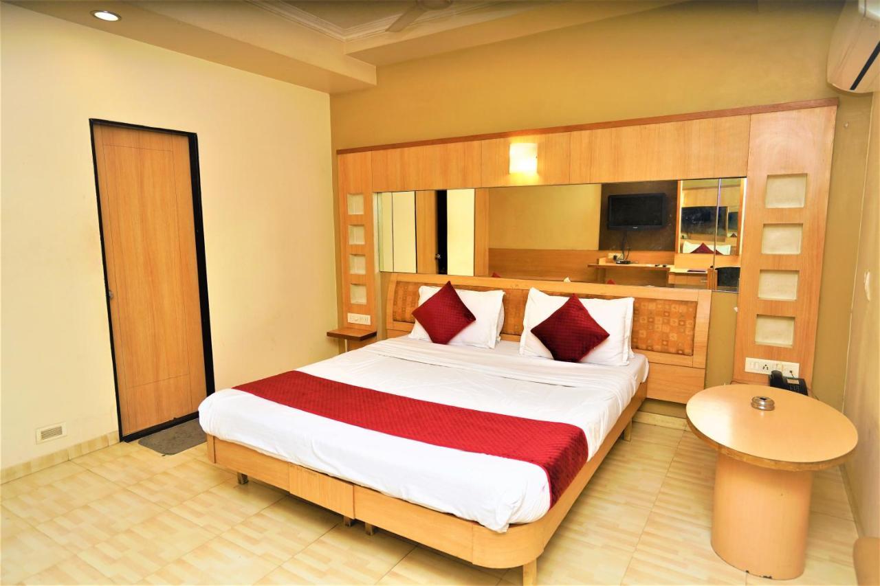 New Hotel Europa Inn 라즈콧 외부 사진
