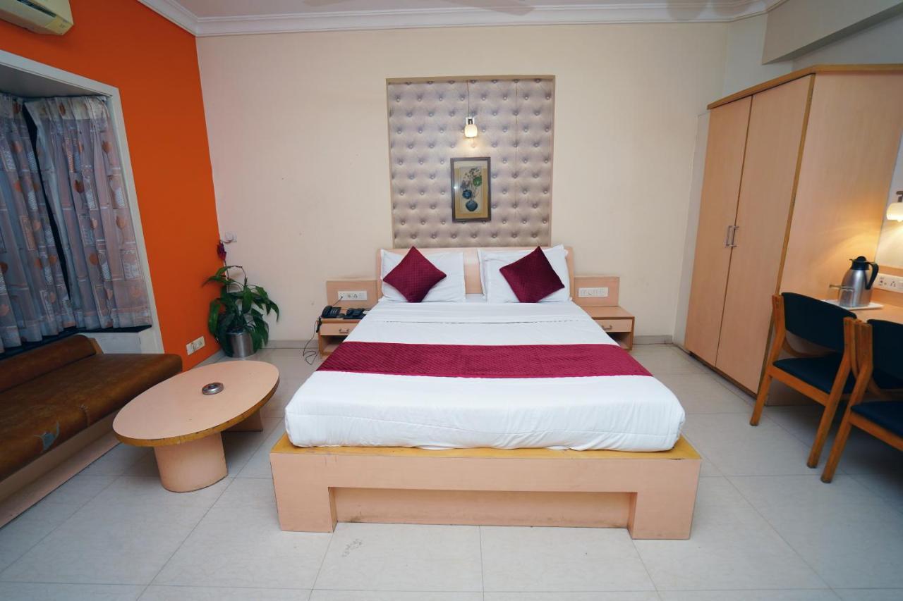 New Hotel Europa Inn 라즈콧 외부 사진