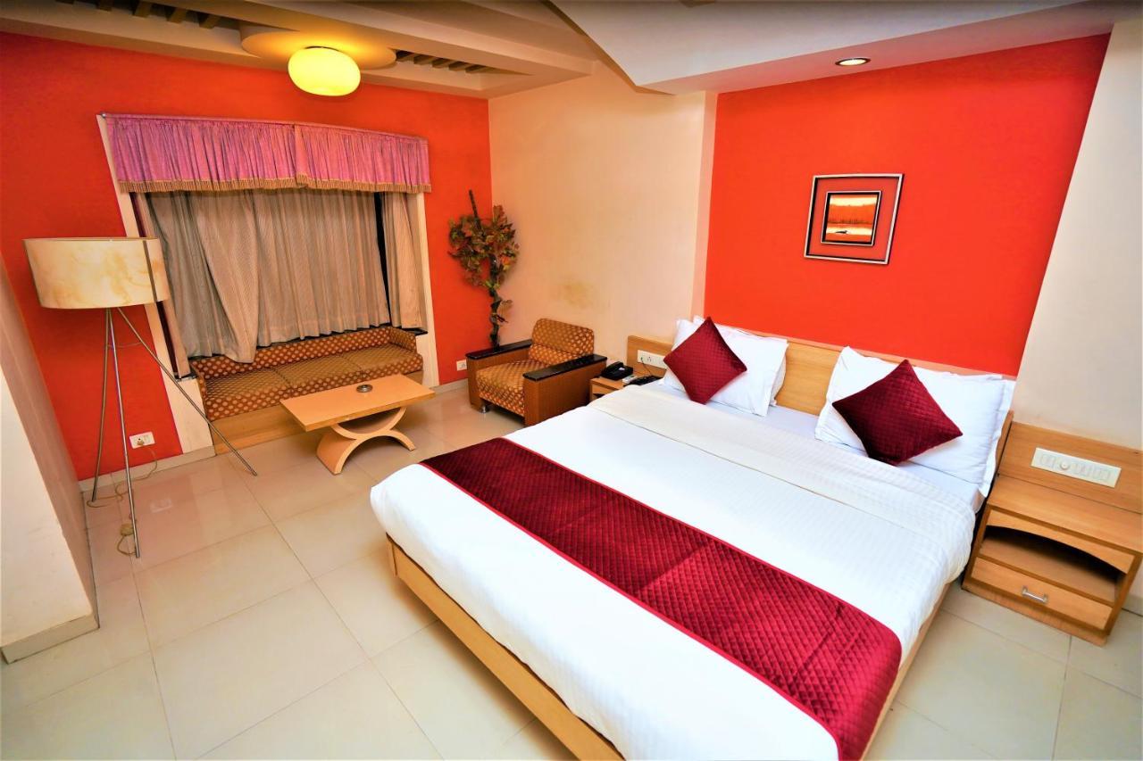 New Hotel Europa Inn 라즈콧 외부 사진
