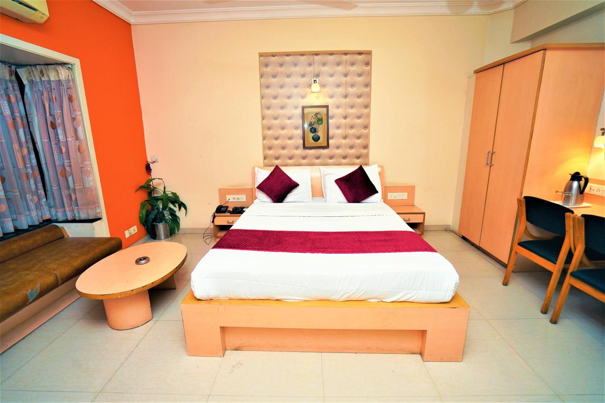 New Hotel Europa Inn 라즈콧 외부 사진