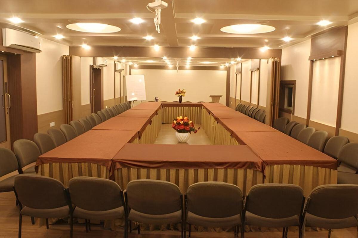 New Hotel Europa Inn 라즈콧 외부 사진